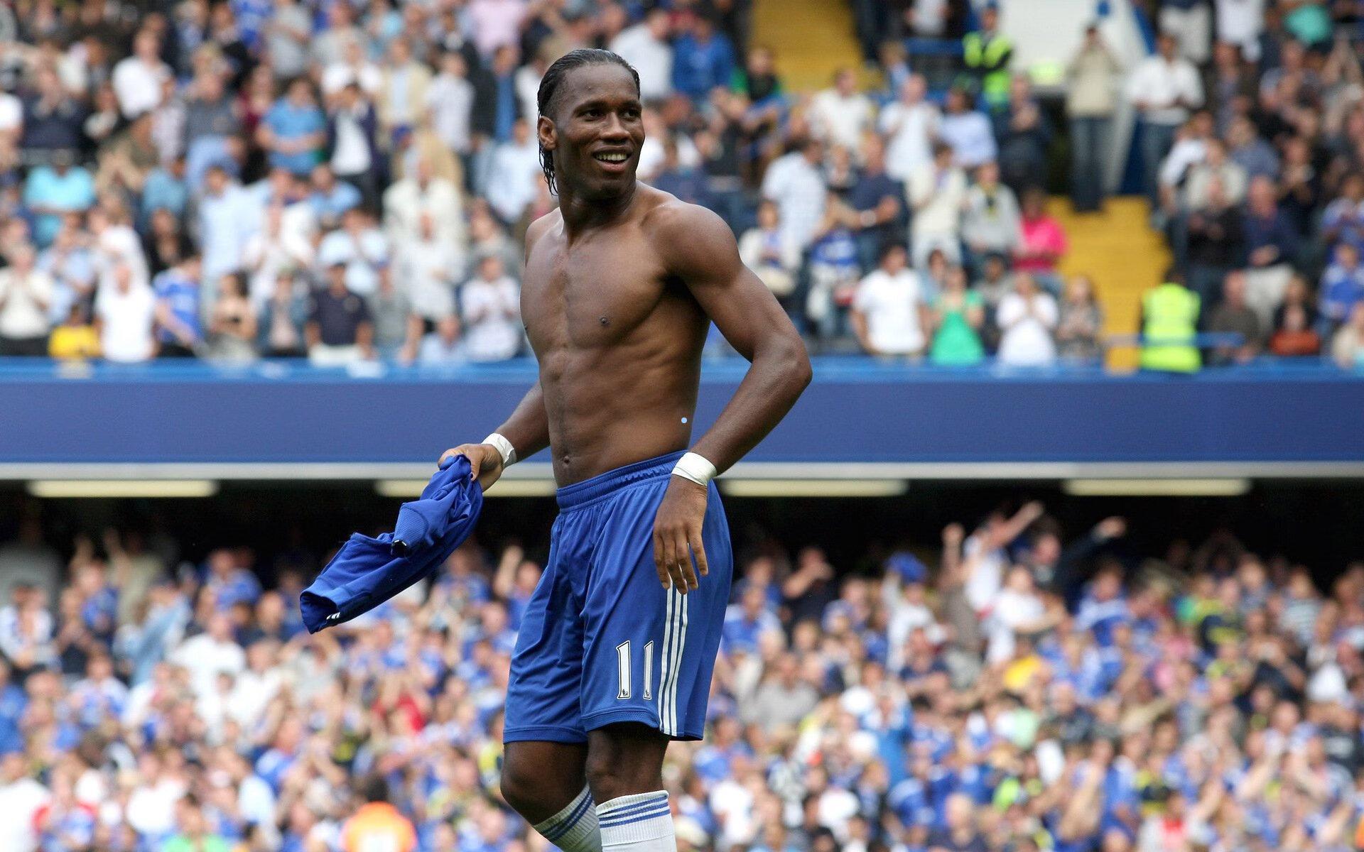 莱万多夫斯基揭晓国际足联年度最佳投票,巴塞罗那队友亚马尔、拉菲尼亚与佩德里获青睐